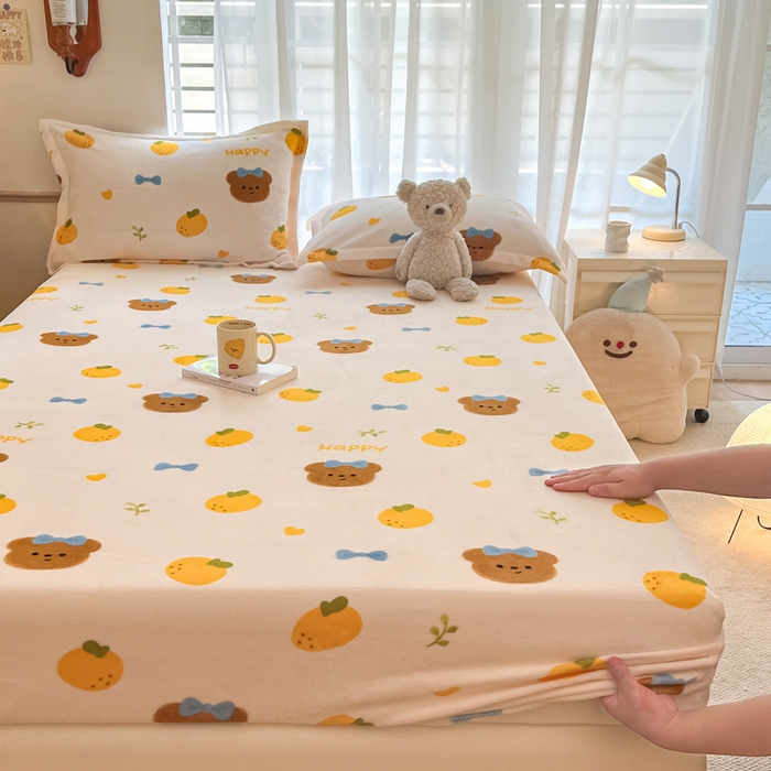 寻米 2025新款高克重加厚保暖牛奶绒床笠-大床图 甜橘小熊