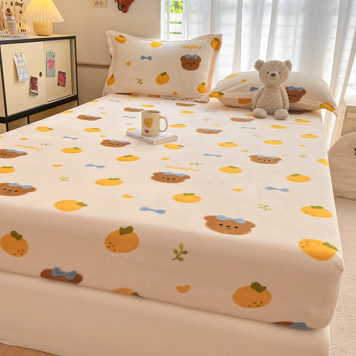 91家纺网 家纺一手货源 找家纺 寻米 2025新款高克重加厚保暖牛奶绒床笠-大床图 甜橘小熊