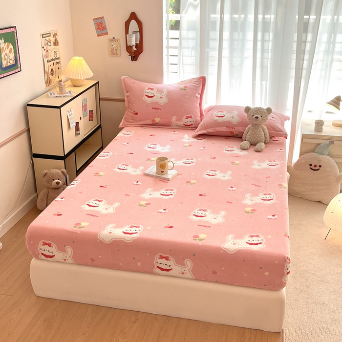 91家纺网 家纺一手货源 找家纺 寻米 2025新款高克重加厚保暖牛奶绒床笠-大床图 甜味小猫