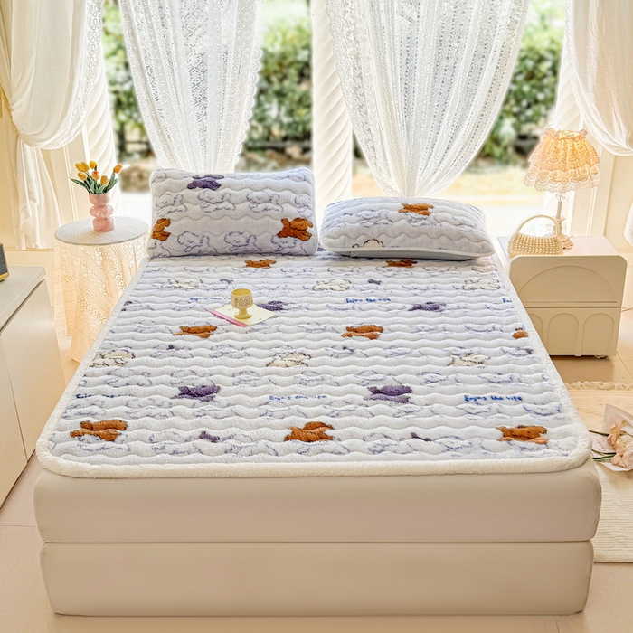 91家纺网 家纺一手货源 找家纺 LIFE.丽芙 2025秋冬新款北极绒加厚夹棉床垫床护垫单件牛奶绒床褥床垫子三件套 追逐-蓝