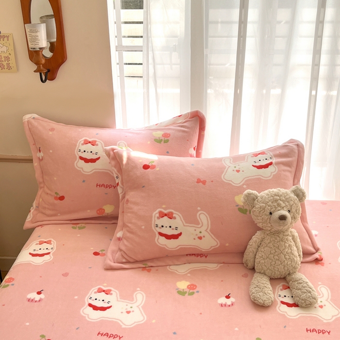 91家纺网 家纺一手货源 找家纺 寻米 2025新款高克重加厚保暖牛奶绒床笠-大床图 甜味小猫