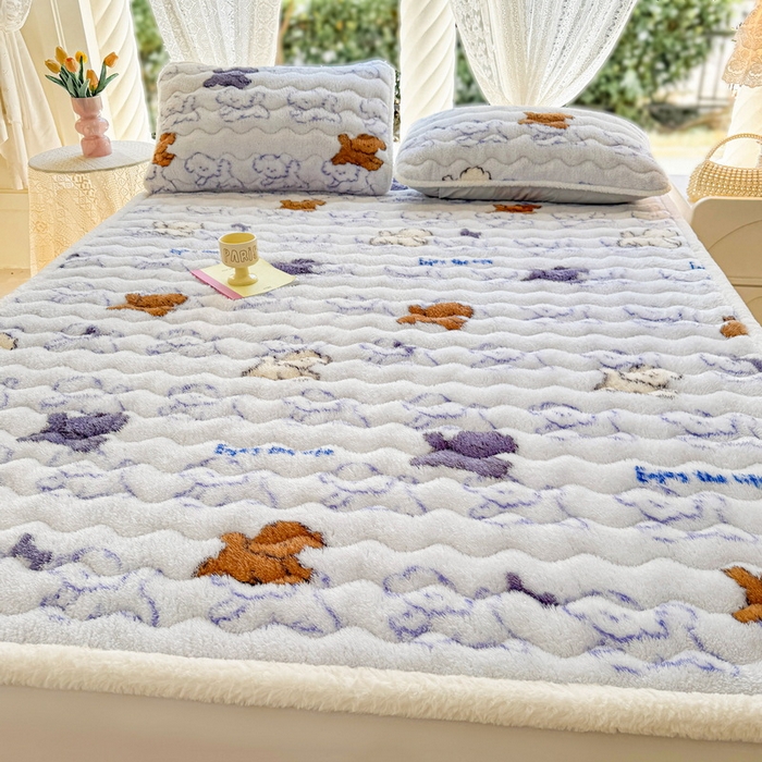 91家纺网 家纺一手货源 找家纺 LIFE.丽芙 2025秋冬新款北极绒加厚夹棉床垫床护垫单件牛奶绒床褥床垫子三件套 追逐-蓝