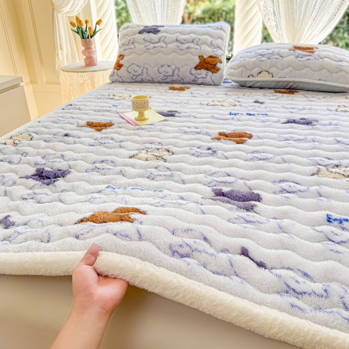 91家纺网 家纺一手货源 找家纺 LIFE.丽芙 2025秋冬新款北极绒加厚夹棉床垫床护垫单件牛奶绒床褥床垫子三件套 追逐-蓝