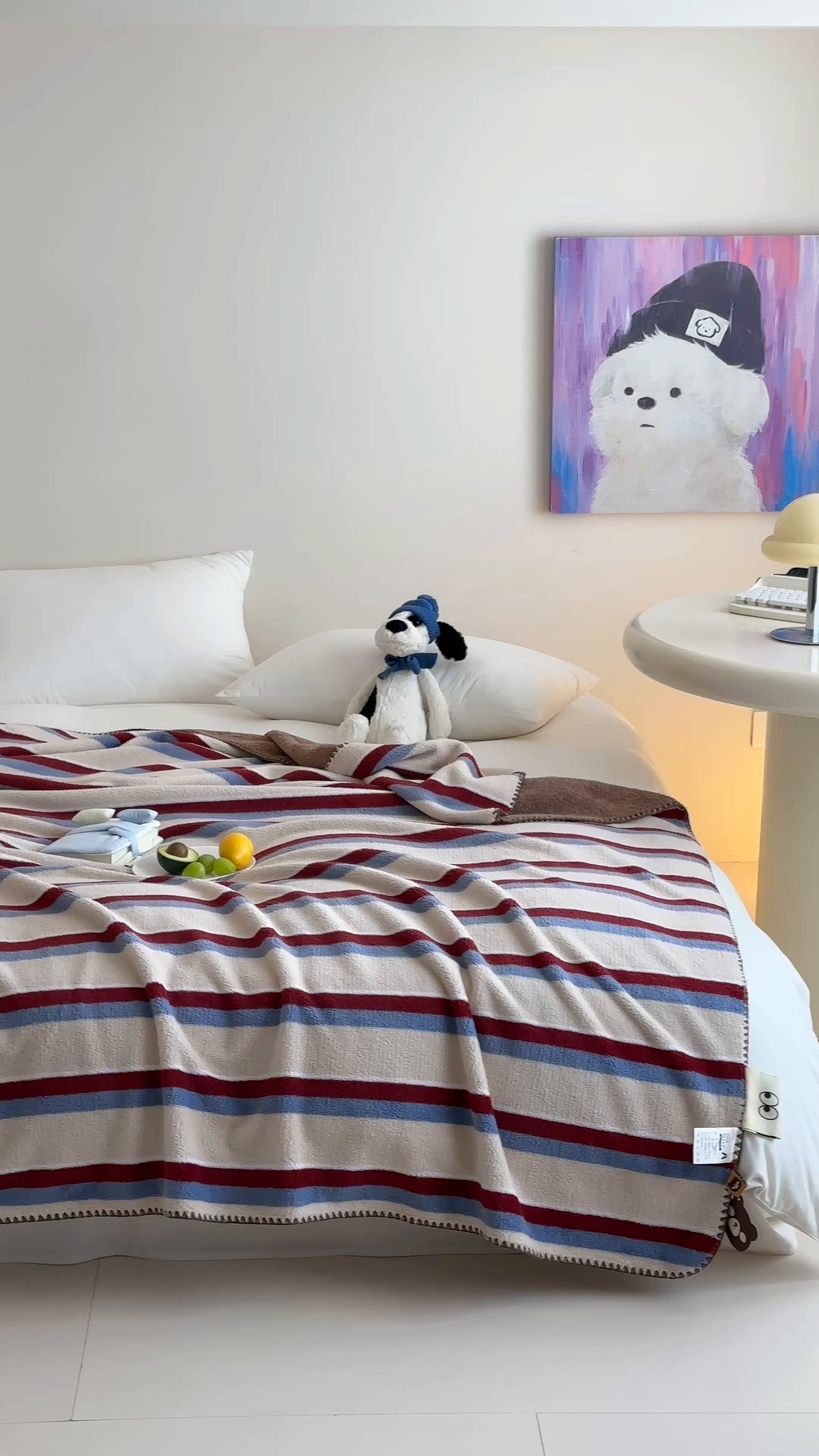 91家纺网 家纺一手货源 找家纺 桃子家居 2025新款A类ins加厚半边绒米粒绒牛奶绒三角针贝壳边多功能毛毯毯子 绒毛毯-三角针秘境