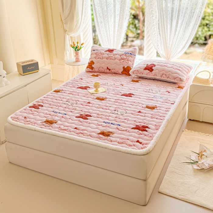 91家纺网 家纺一手货源 找家纺 LIFE.丽芙 2025秋冬新款北极绒加厚夹棉床垫床护垫单件牛奶绒床褥床垫子三件套 追逐-粉