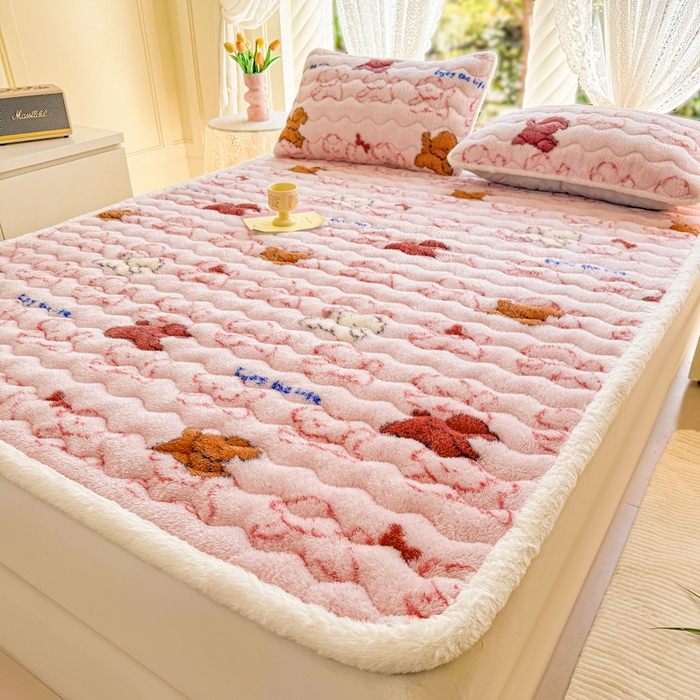 91家纺网 家纺一手货源 找家纺 LIFE.丽芙 2025秋冬新款北极绒加厚夹棉床垫床护垫单件牛奶绒床褥床垫子三件套 追逐-粉