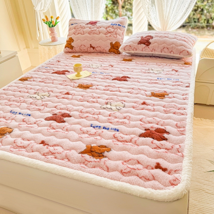 91家纺网 家纺一手货源 找家纺 LIFE.丽芙 2025秋冬新款北极绒加厚夹棉床垫床护垫单件牛奶绒床褥床垫子三件套 追逐-粉