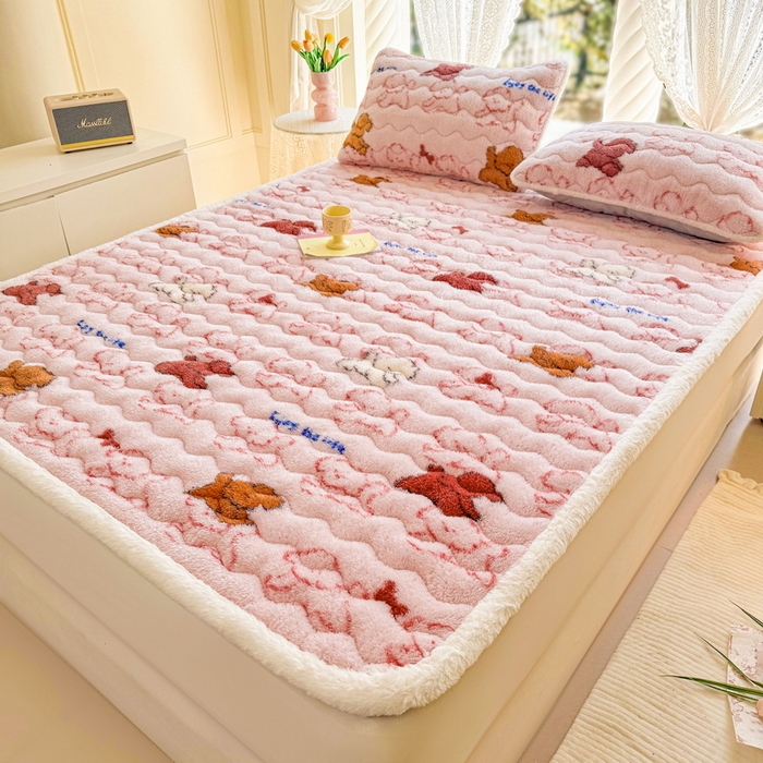 91家纺网 家纺一手货源 找家纺 LIFE.丽芙 2025秋冬新款北极绒加厚夹棉床垫床护垫单件牛奶绒床褥床垫子三件套 追逐-粉