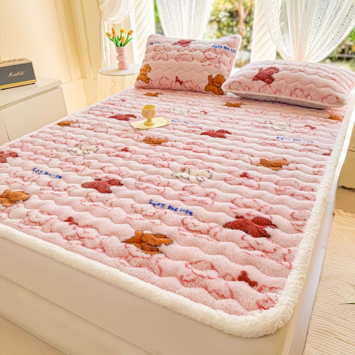 91家纺网 家纺一手货源 找家纺 LIFE.丽芙 2025秋冬新款北极绒加厚夹棉床垫床护垫单件牛奶绒床褥床垫子三件套 追逐-粉