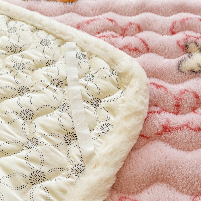 91家纺网 家纺一手货源 找家纺 LIFE.丽芙 2025秋冬新款北极绒加厚夹棉床垫床护垫单件牛奶绒床褥床垫子三件套 追逐-粉