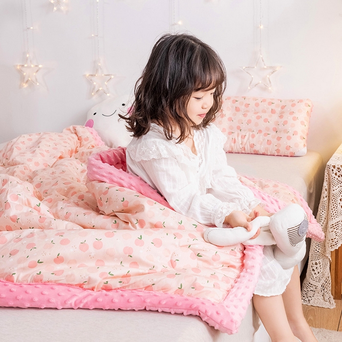 91家纺网 家纺一手货源 找家纺 十九色 2025秋冬新款全棉豆豆被春秋被被子被芯 小苹果