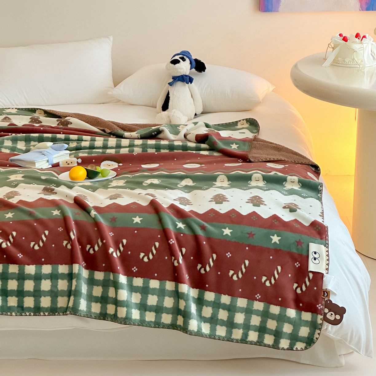 91家纺网 家纺一手货源 找家纺 桃子家居 2025新款A类ins加厚半边绒米粒绒牛奶绒三角针贝壳边多功能毛毯毯子 绒毛毯-三角针圣诞树