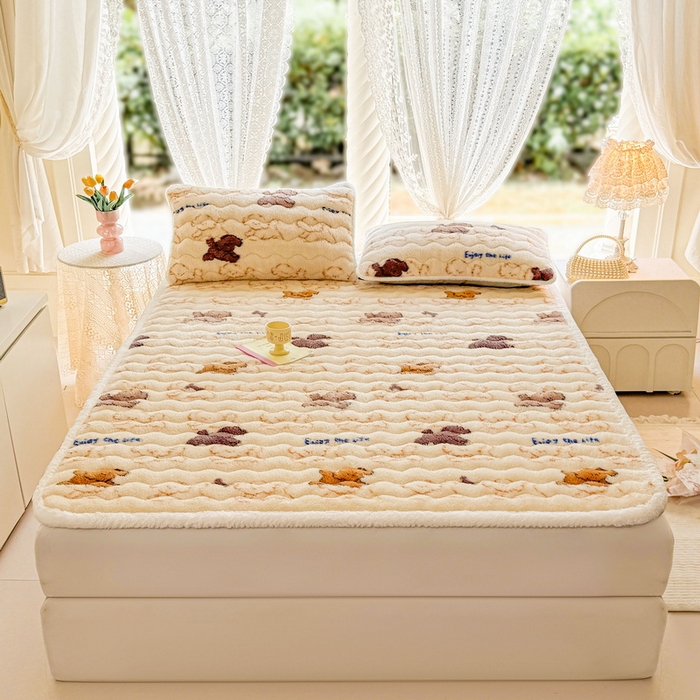 91家纺网 家纺一手货源 找家纺 LIFE.丽芙 2025秋冬新款北极绒加厚夹棉床垫床护垫单件牛奶绒床褥床垫子三件套 追逐-黄