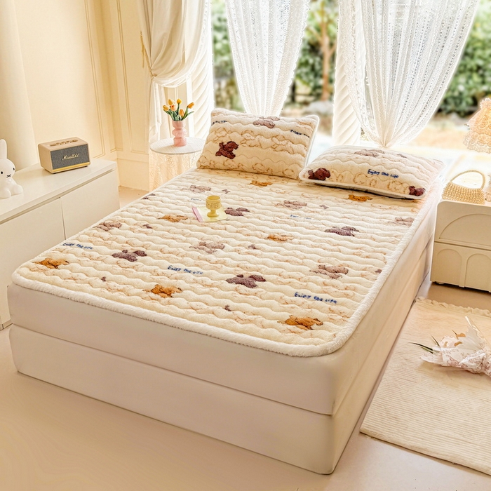 91家纺网 家纺一手货源 找家纺 LIFE.丽芙 2025秋冬新款北极绒加厚夹棉床垫床护垫单件牛奶绒床褥床垫子三件套 追逐-黄