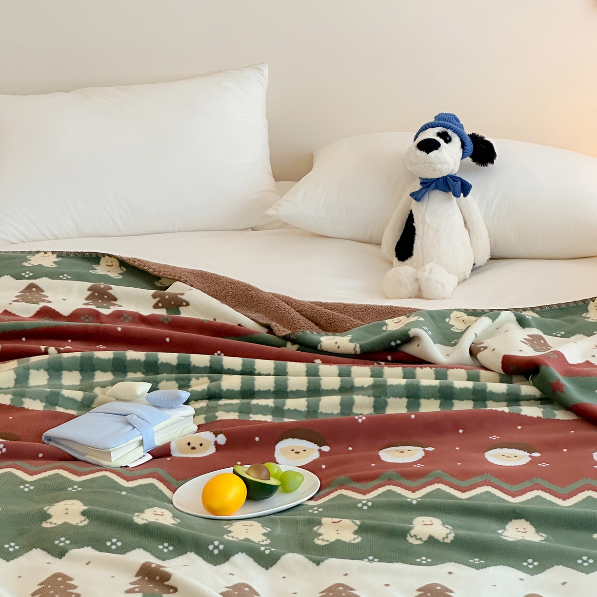 91家纺网 家纺一手货源 找家纺 桃子家居 2025新款A类ins加厚半边绒米粒绒牛奶绒三角针贝壳边多功能毛毯毯子 绒毛毯-三角针圣诞树