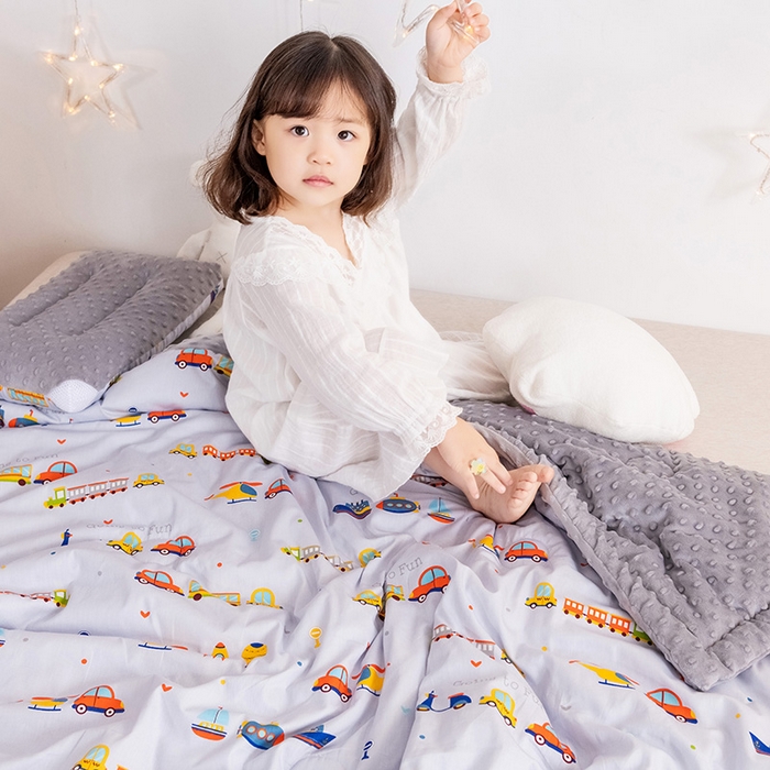 91家纺网 家纺一手货源 找家纺 十九色 2025秋冬新款全棉豆豆被春秋被被子被芯 小小交通队