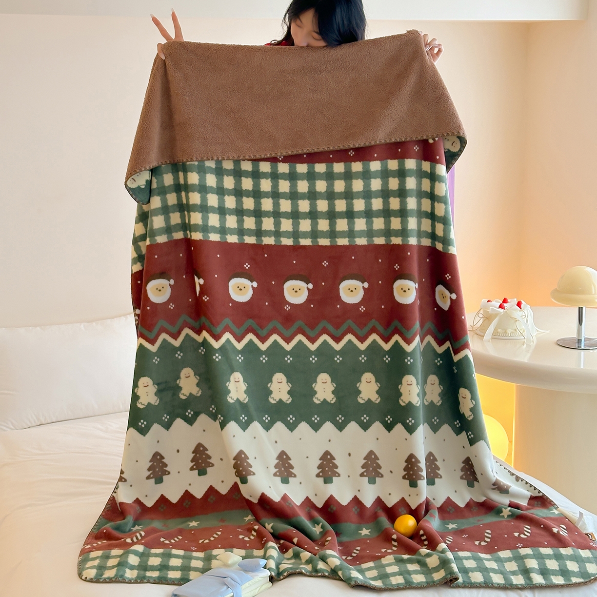 91家纺网 家纺一手货源 找家纺 桃子家居 2025新款A类ins加厚半边绒米粒绒牛奶绒三角针贝壳边多功能毛毯毯子 绒毛毯-三角针圣诞树