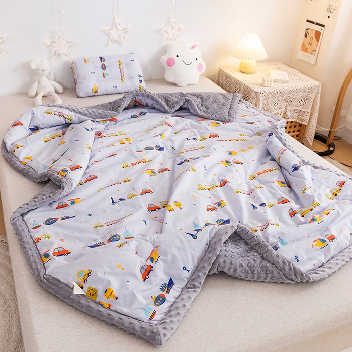 91家纺网 家纺一手货源 找家纺 十九色 2025秋冬新款全棉豆豆被春秋被被子被芯 小小交通队