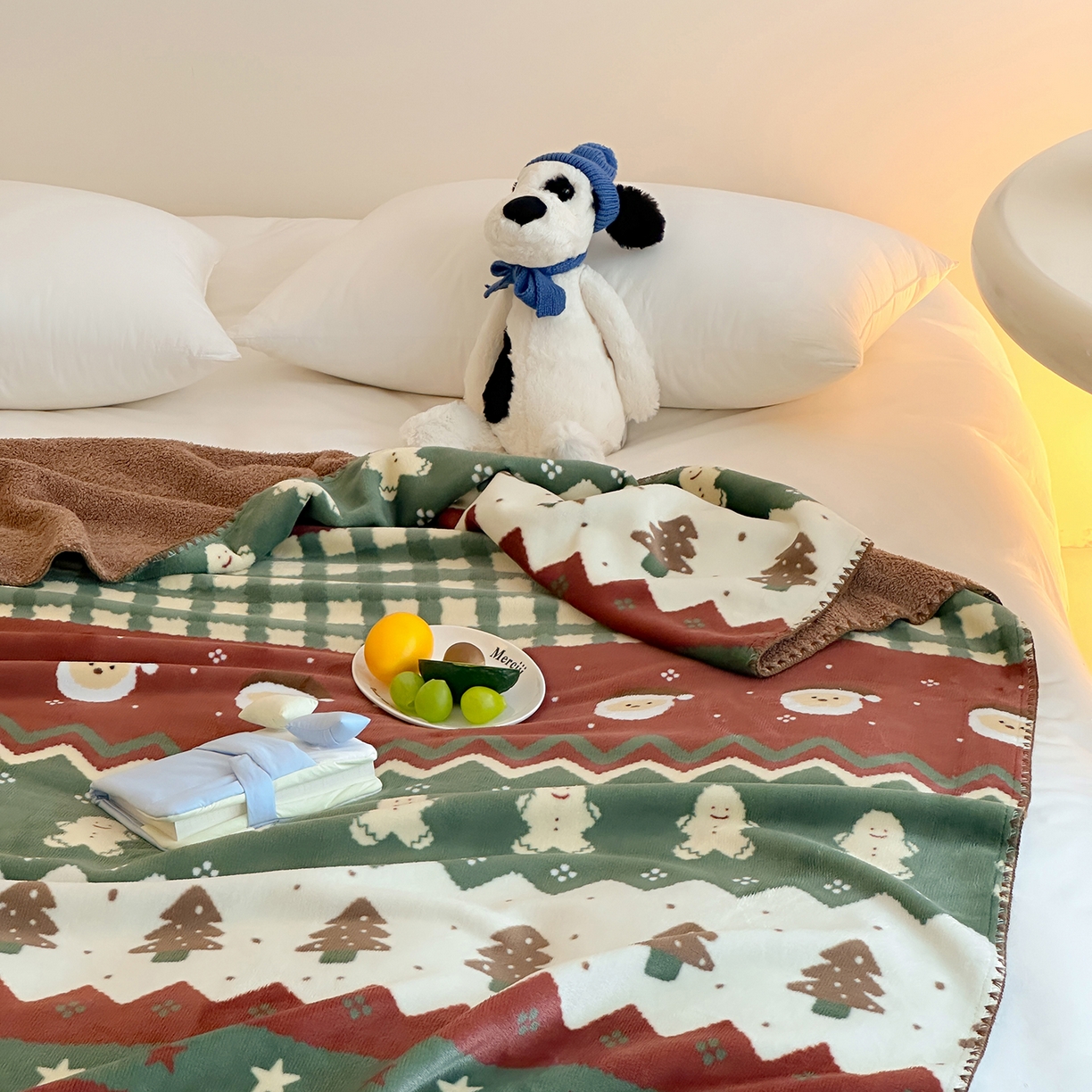 91家纺网 家纺一手货源 找家纺 桃子家居 2025新款A类ins加厚半边绒米粒绒牛奶绒三角针贝壳边多功能毛毯毯子 绒毛毯-三角针圣诞树