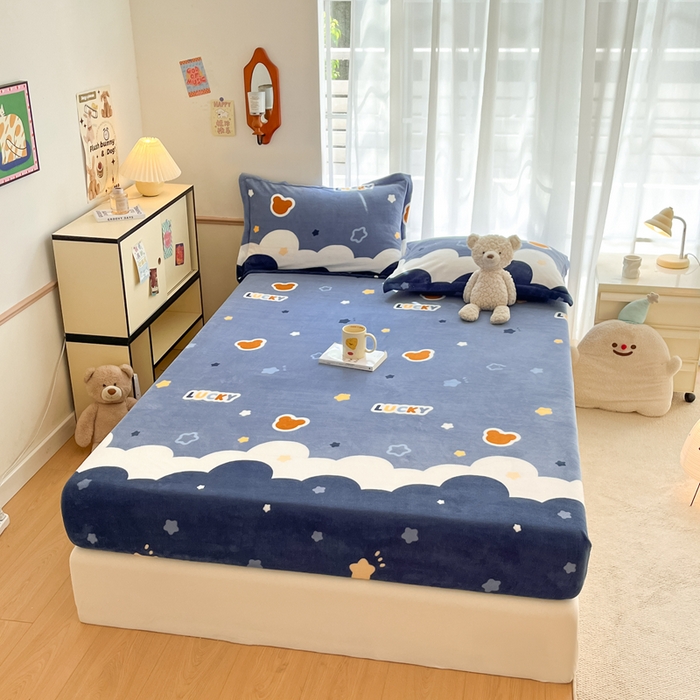 91家纺网 家纺一手货源 找家纺 寻米 2025新款高克重加厚保暖牛奶绒床笠-大床图 小熊梦境