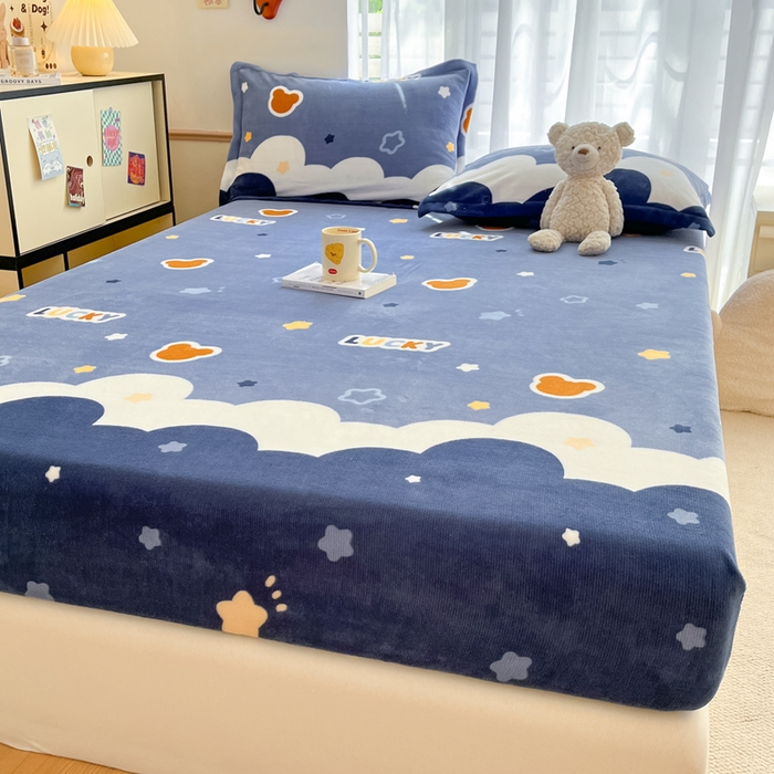 91家纺网 家纺一手货源 找家纺 寻米 2025新款高克重加厚保暖牛奶绒床笠-大床图 小熊梦境