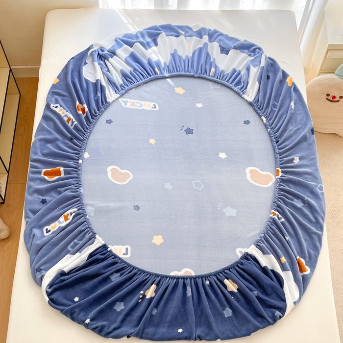 91家纺网 家纺一手货源 找家纺 寻米 2025新款高克重加厚保暖牛奶绒床笠-大床图 小熊梦境