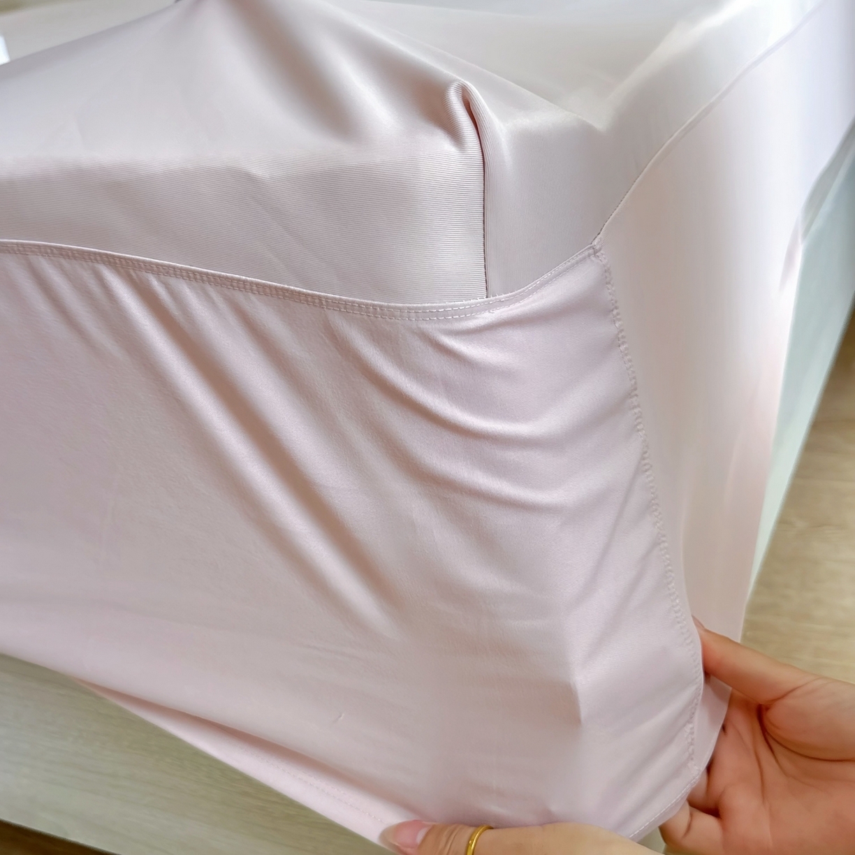 91家纺网 家纺一手货源 找家纺 兜米家居 2025新款星球同款深睡床笠床垫保护套单品床笠床笠单件 淡云粉