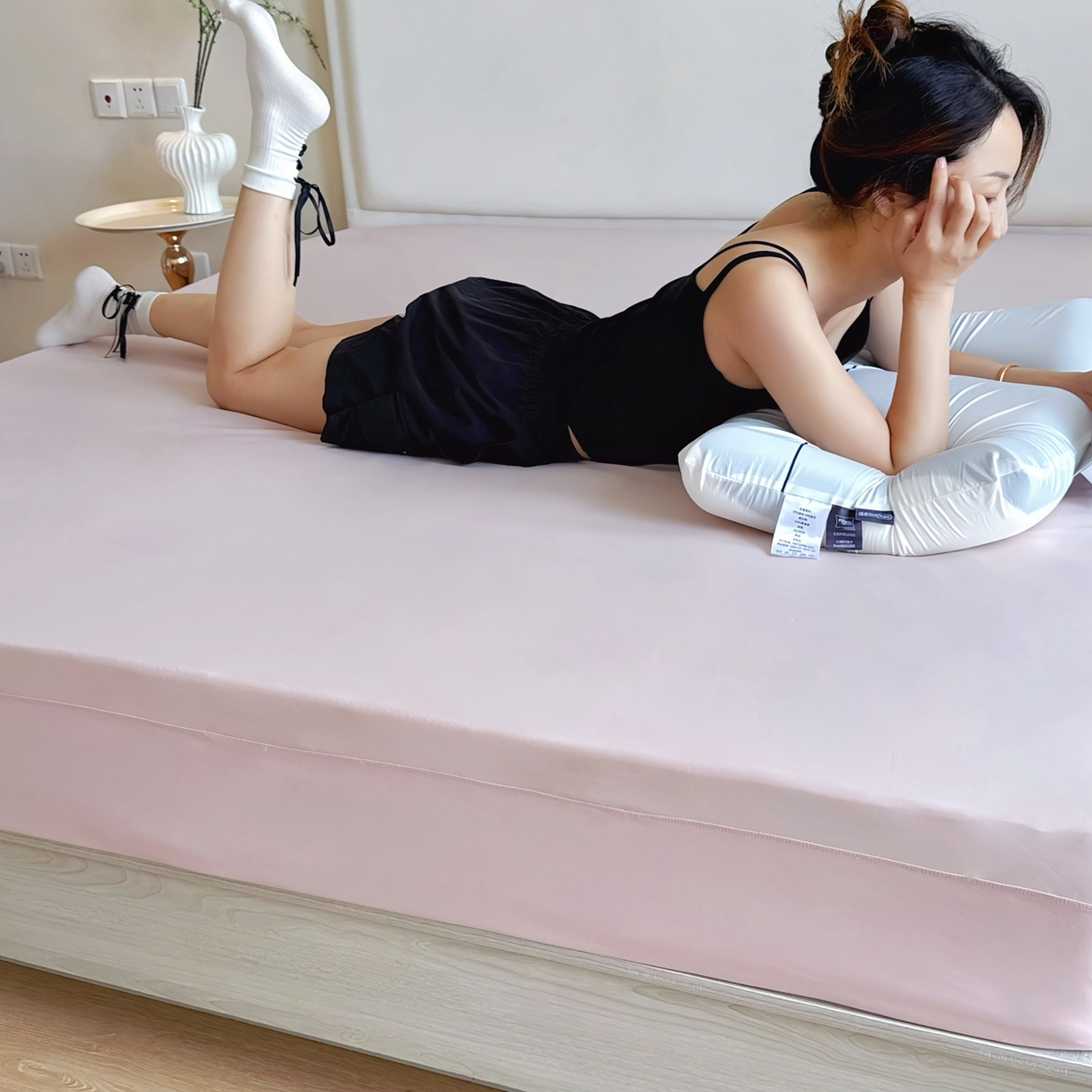 91家纺网 家纺一手货源 找家纺 兜米家居 2025新款星球同款深睡床笠床垫保护套单品床笠床笠单件 淡云粉