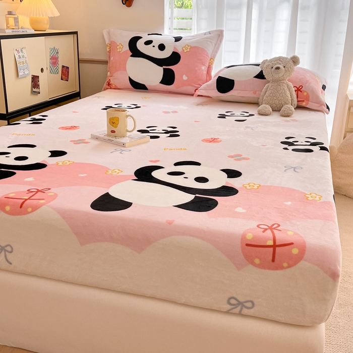 91家纺网 家纺一手货源 找家纺 寻米 2025新款高克重加厚保暖牛奶绒床笠-大床图 熊猫桃桃