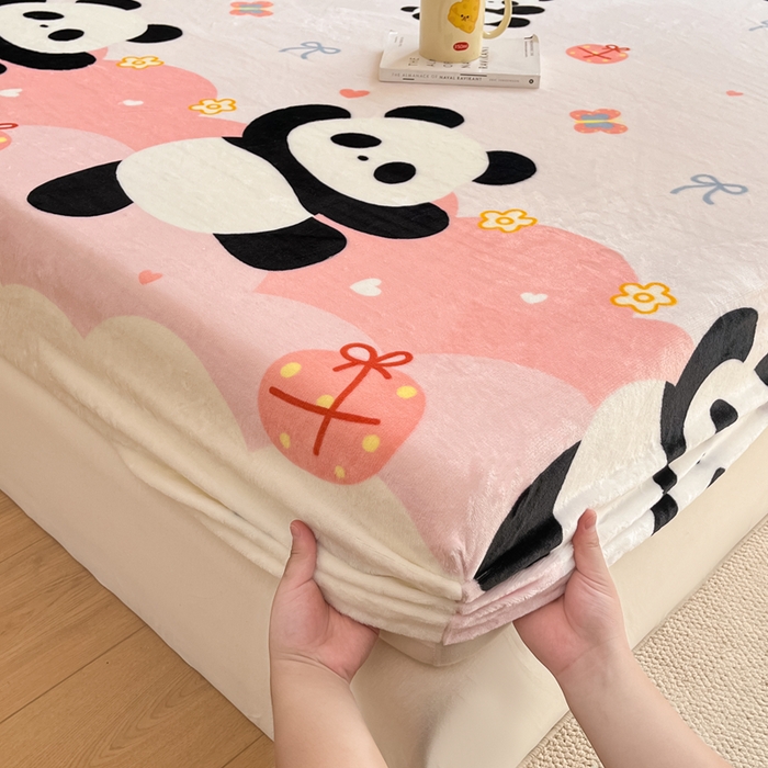 91家纺网 家纺一手货源 找家纺 寻米 2025新款高克重加厚保暖牛奶绒床笠-大床图 熊猫桃桃
