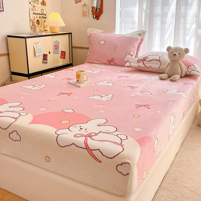 91家纺网 家纺一手货源 找家纺 寻米 2025新款高克重加厚保暖牛奶绒床笠-大床图 云朵小兔