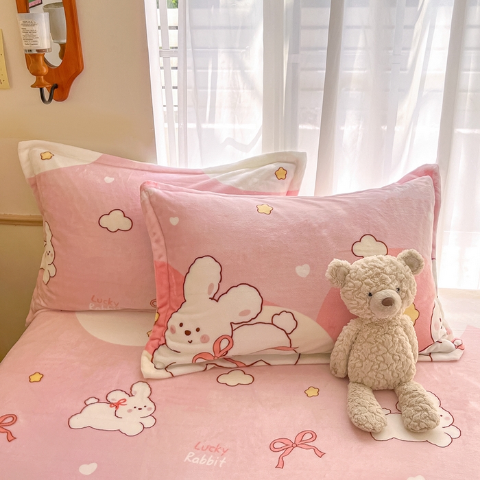 91家纺网 家纺一手货源 找家纺 寻米 2025新款高克重加厚保暖牛奶绒床笠-大床图 云朵小兔