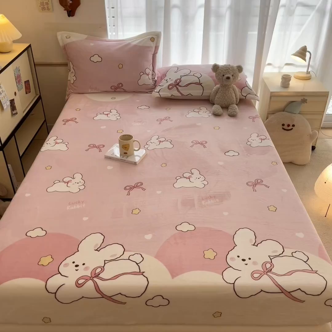 91家纺网 家纺一手货源 找家纺 寻米 2025新款高克重加厚保暖牛奶绒床笠-大床图 云朵小兔