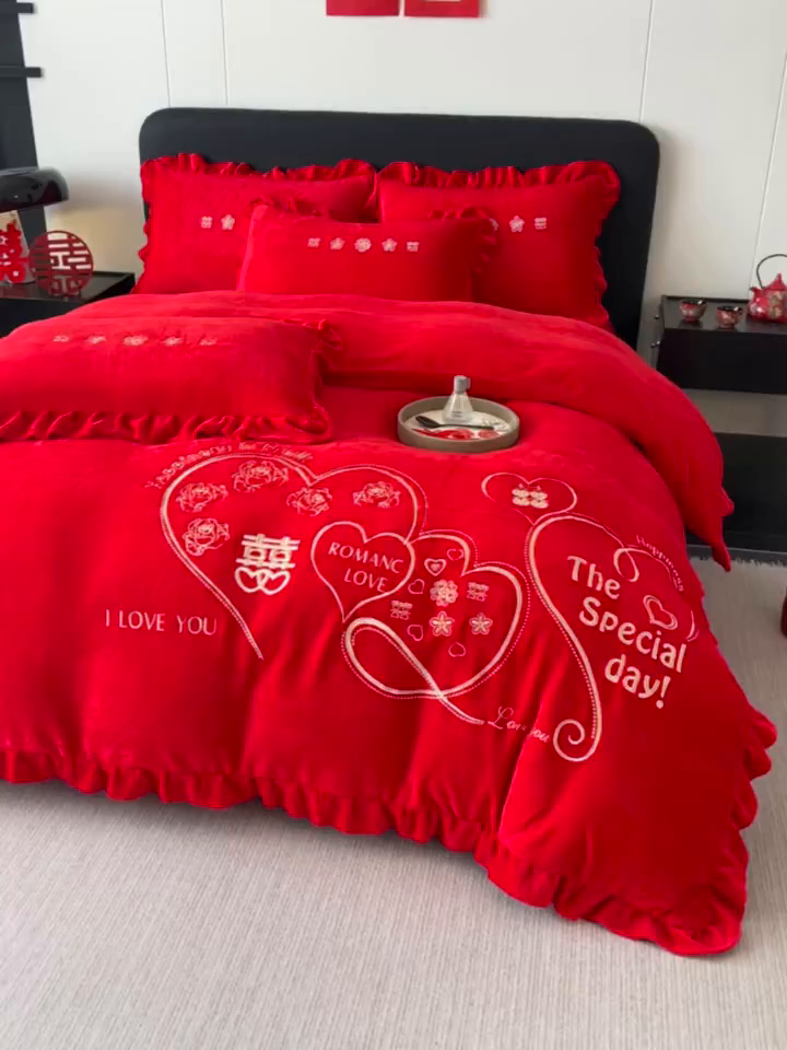 91家纺网 家纺一手货源 找家纺 （总）银石 2025新款230克全消光牛奶绒婚庆大红高克重四件套