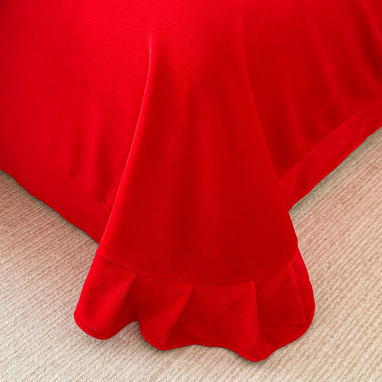 91家纺网 家纺一手货源 找家纺 （总）银石 2025新款230克全消光牛奶绒婚庆大红高克重四件套