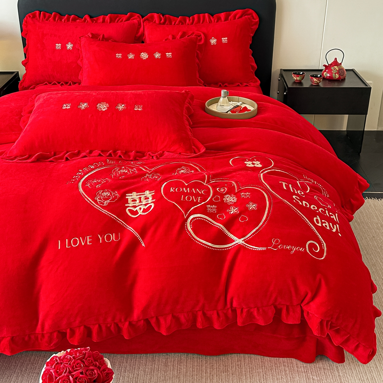 91家纺网 家纺一手货源 找家纺 （总）银石 2025新款230克全消光牛奶绒婚庆大红高克重四件套