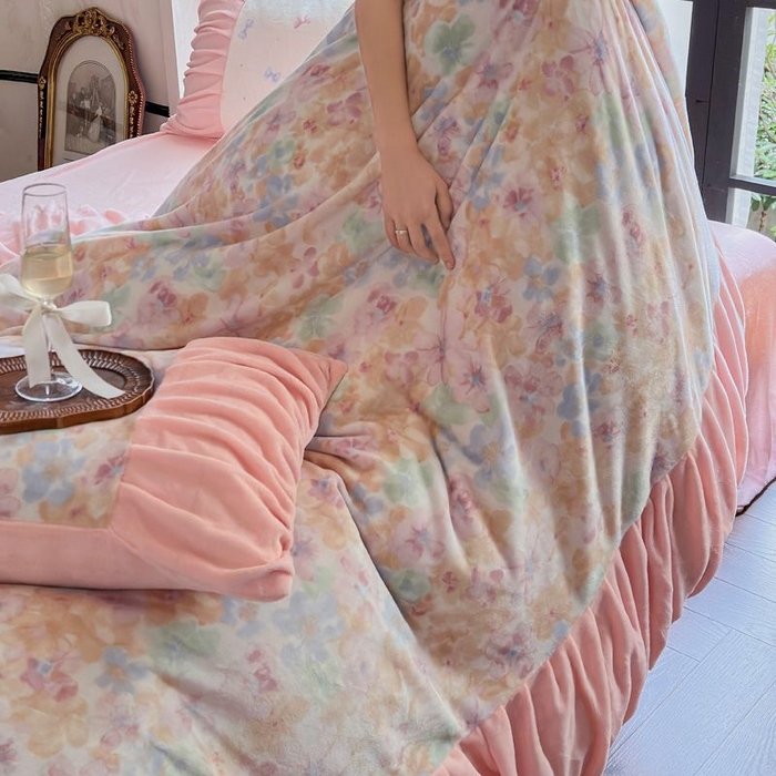 91家纺网 家纺一手货源 找家纺 艾米家居 2025新款秋冬牛奶绒印花皱皱系列四件套提供买家秀 花开粉