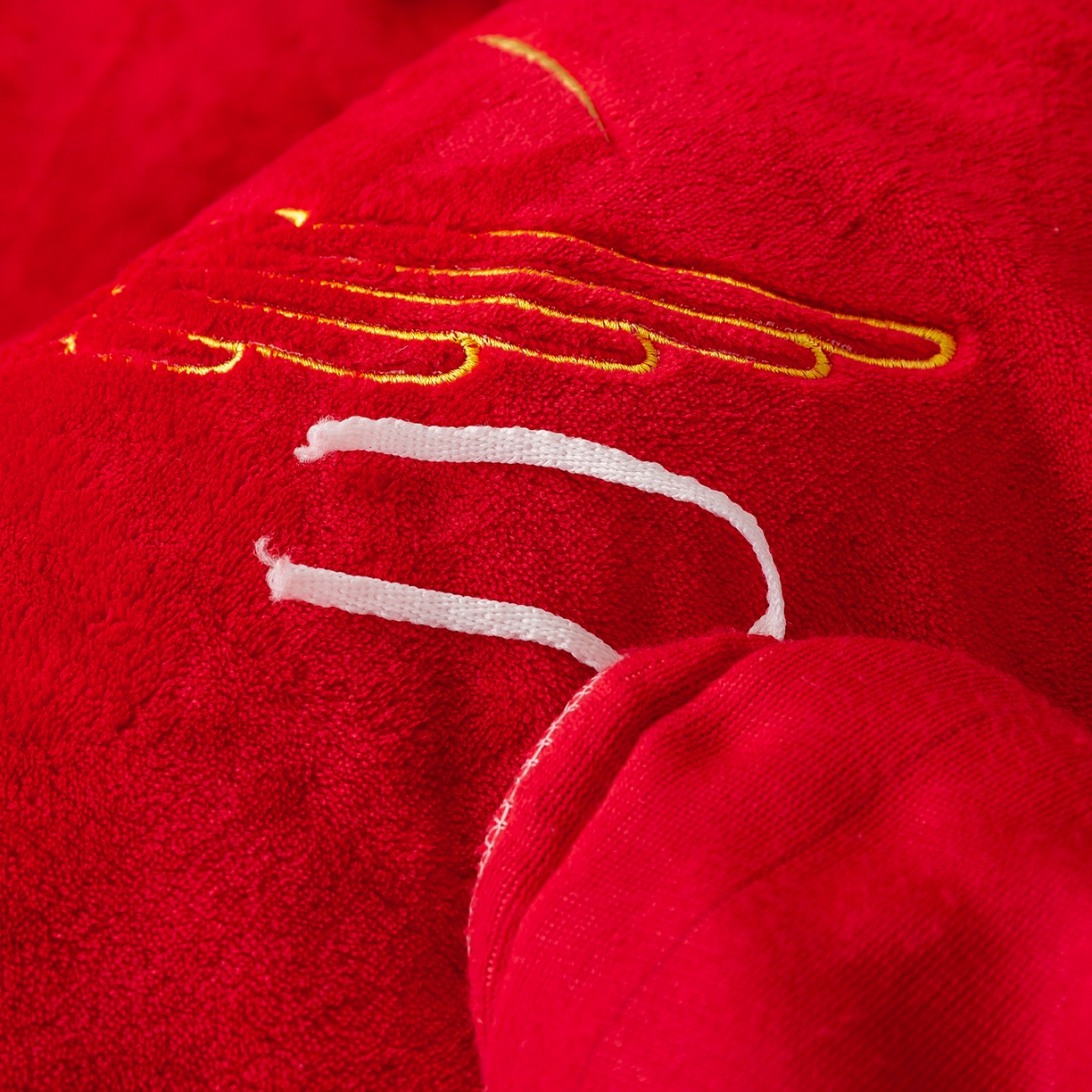 91家纺网 家纺一手货源 找家纺 银石 2025新款230克全消光牛奶绒婚庆大红高克重四件套 龙凤呈祥