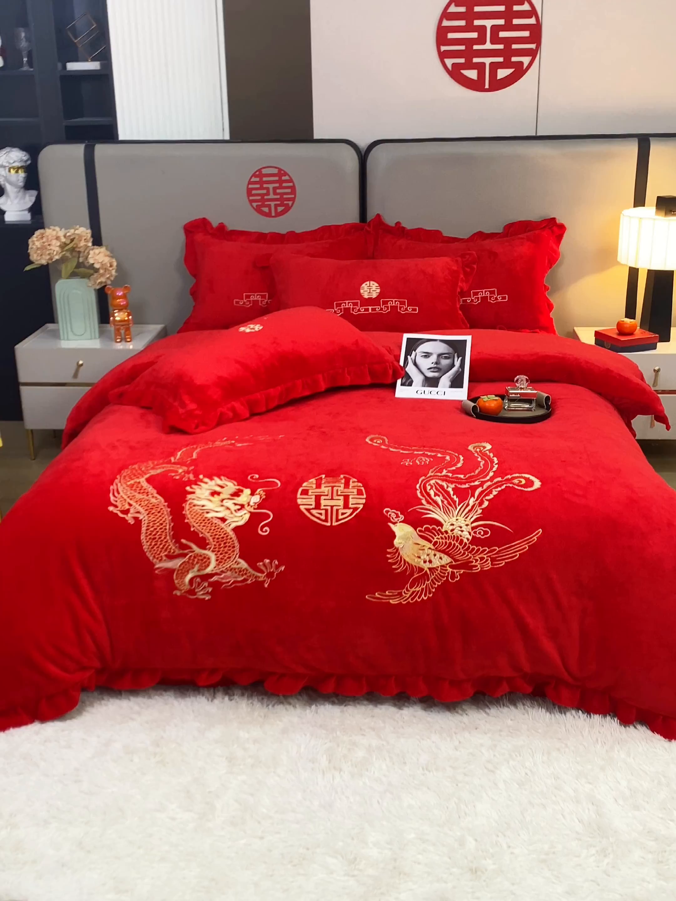 91家纺网 家纺一手货源 找家纺 银石 2025新款230克全消光牛奶绒婚庆大红高克重四件套 龙凤呈祥