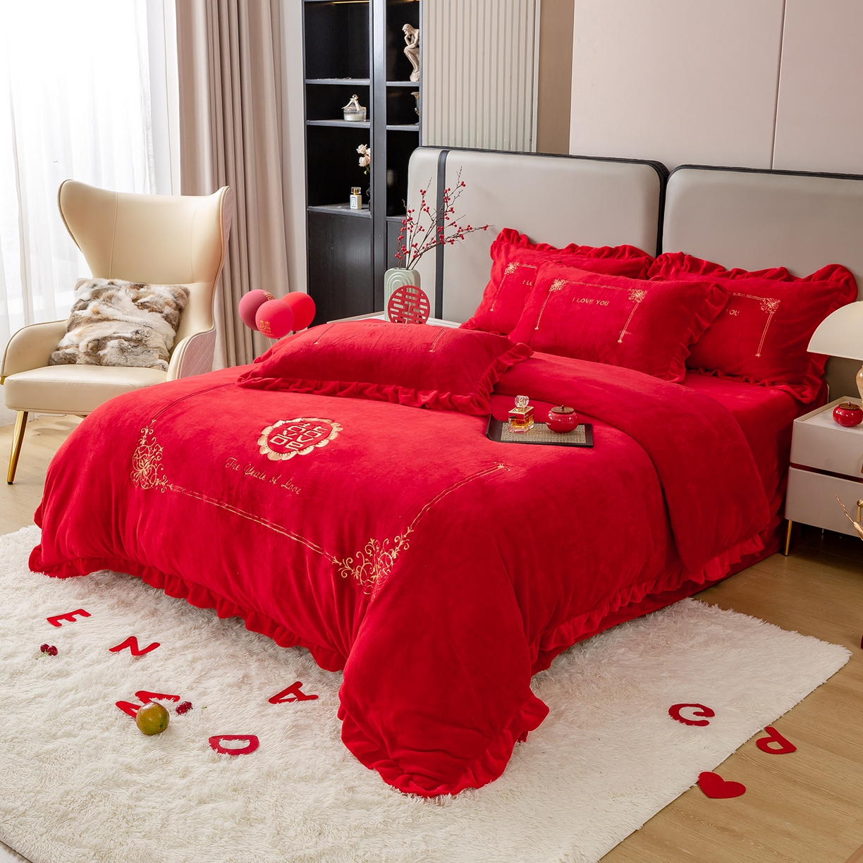 91家纺网 家纺一手货源 找家纺 银石 2025新款230克全消光牛奶绒婚庆大红高克重四件套 喜结良缘