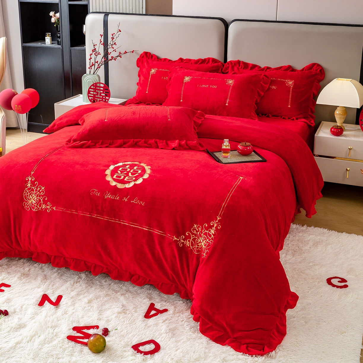 91家纺网 家纺一手货源 找家纺 银石 2025新款230克全消光牛奶绒婚庆大红高克重四件套 喜结良缘