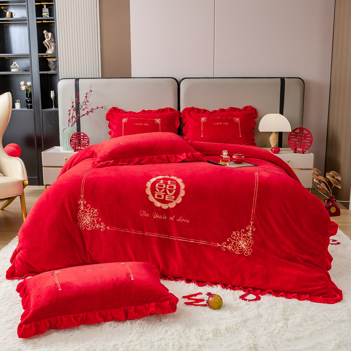 91家纺网 家纺一手货源 找家纺 银石 2025新款230克全消光牛奶绒婚庆大红高克重四件套 喜结良缘