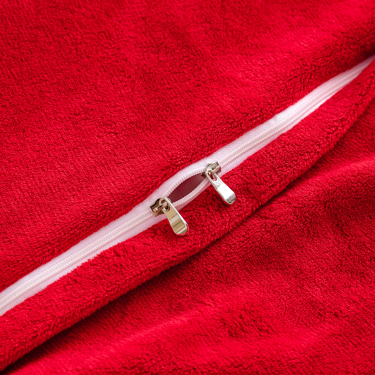 91家纺网 家纺一手货源 找家纺 银石 2025新款230克全消光牛奶绒婚庆大红高克重四件套 喜结良缘