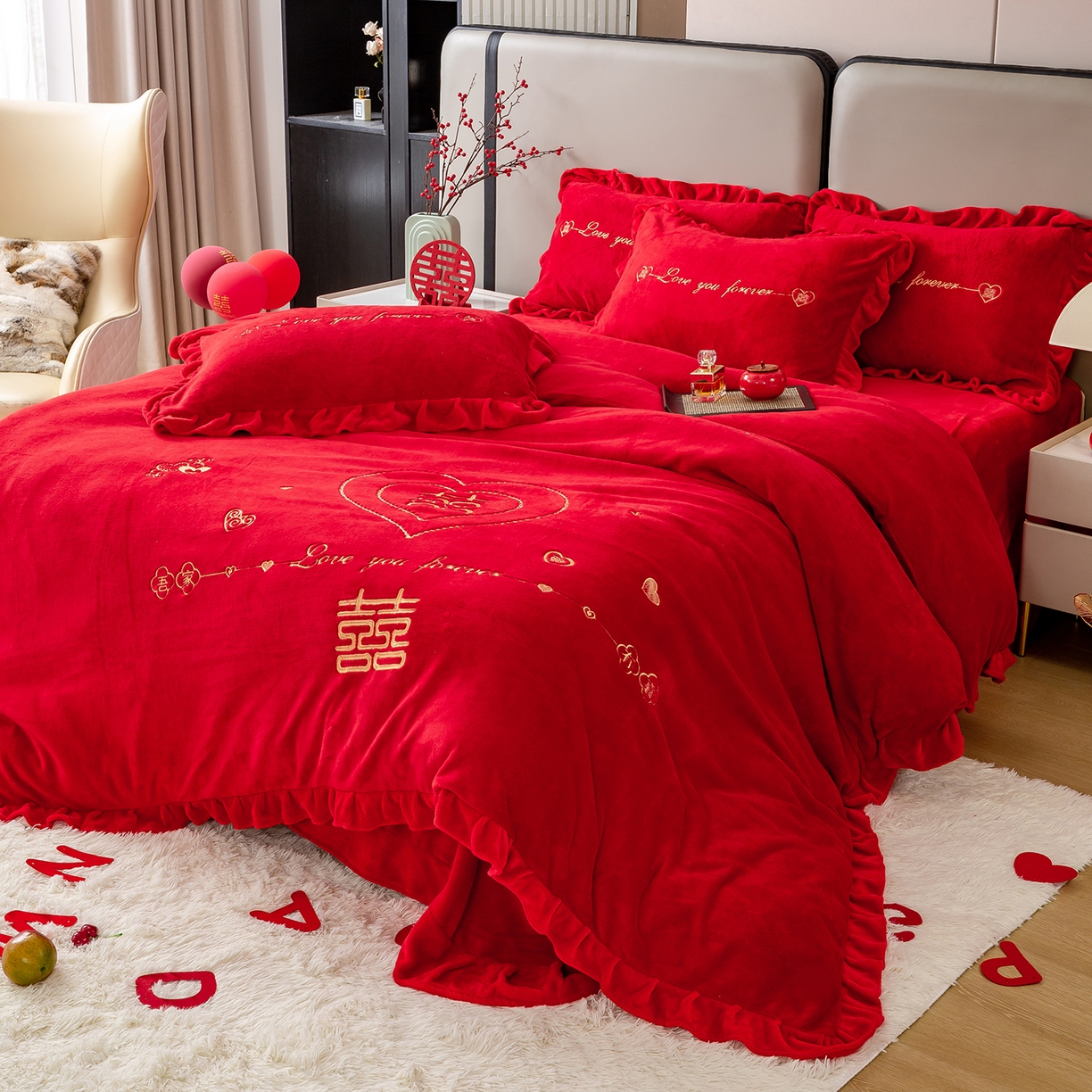 91家纺网 家纺一手货源 找家纺 银石 2025新款230克全消光牛奶绒婚庆大红高克重四件套 心心相印