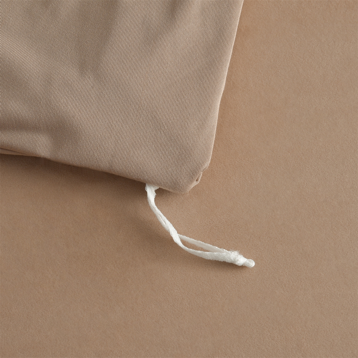 91家纺网 家纺一手货源 找家纺 笙意家纺 2025新款A类加厚牛奶绒埋线烂花款四件套-奈斯系列 奈斯-奶油棕