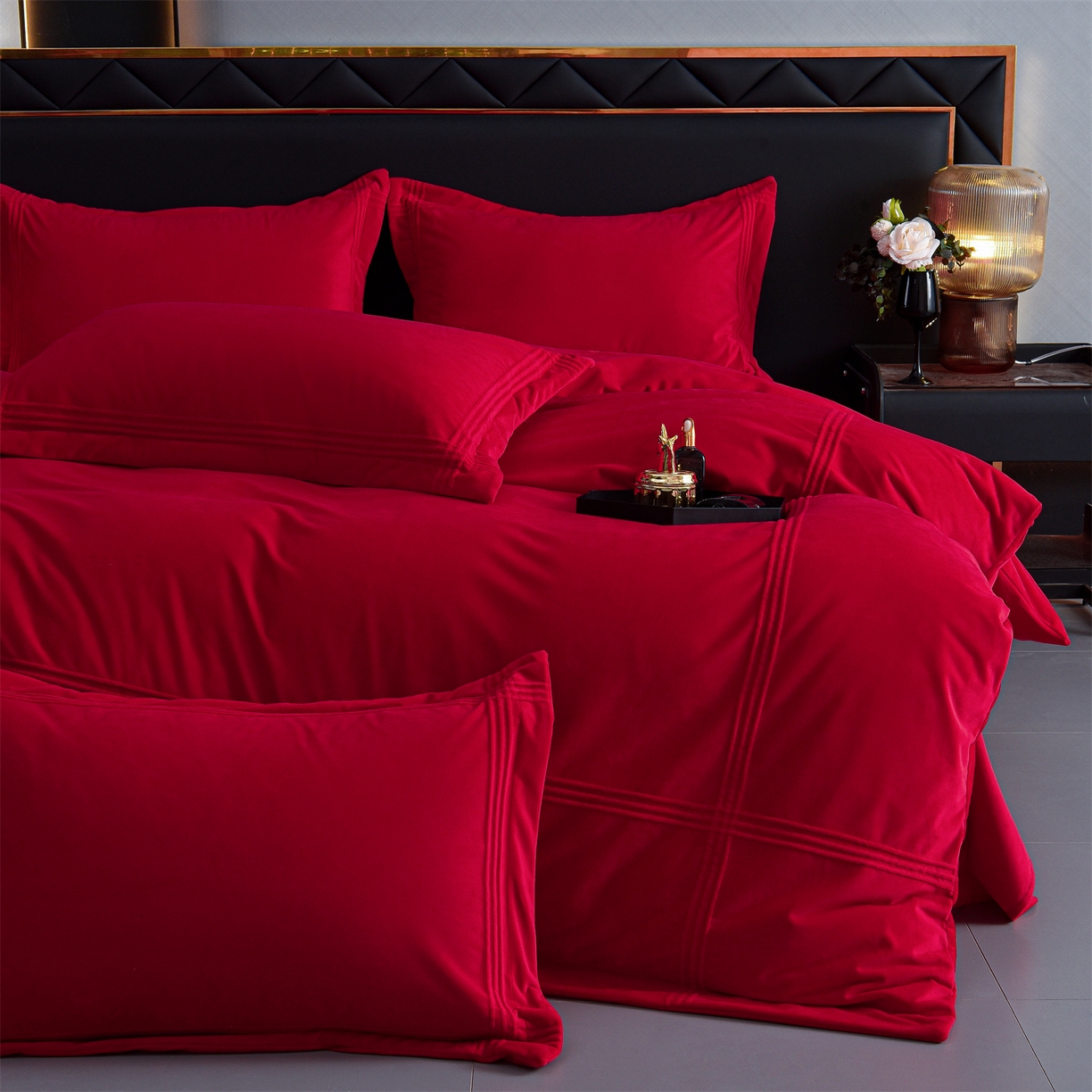 91家纺网 家纺一手货源 找家纺 笙意家纺 2025新款A类加厚牛奶绒埋线烂花款四件套-奈斯系列 奈斯-奢享红