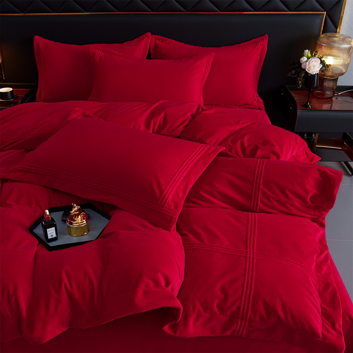 91家纺网 家纺一手货源 找家纺 笙意家纺 2025新款A类加厚牛奶绒埋线烂花款四件套-奈斯系列 奈斯-奢享红