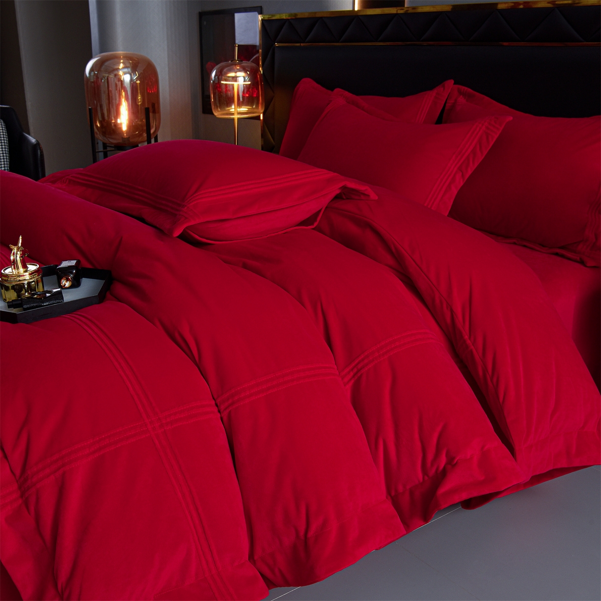 91家纺网 家纺一手货源 找家纺 笙意家纺 2025新款A类加厚牛奶绒埋线烂花款四件套-奈斯系列 奈斯-奢享红