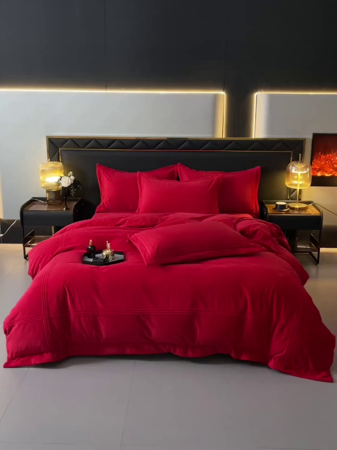 91家纺网 家纺一手货源 找家纺 笙意家纺 2025新款A类加厚牛奶绒埋线烂花款四件套-奈斯系列 奈斯-奢享红
