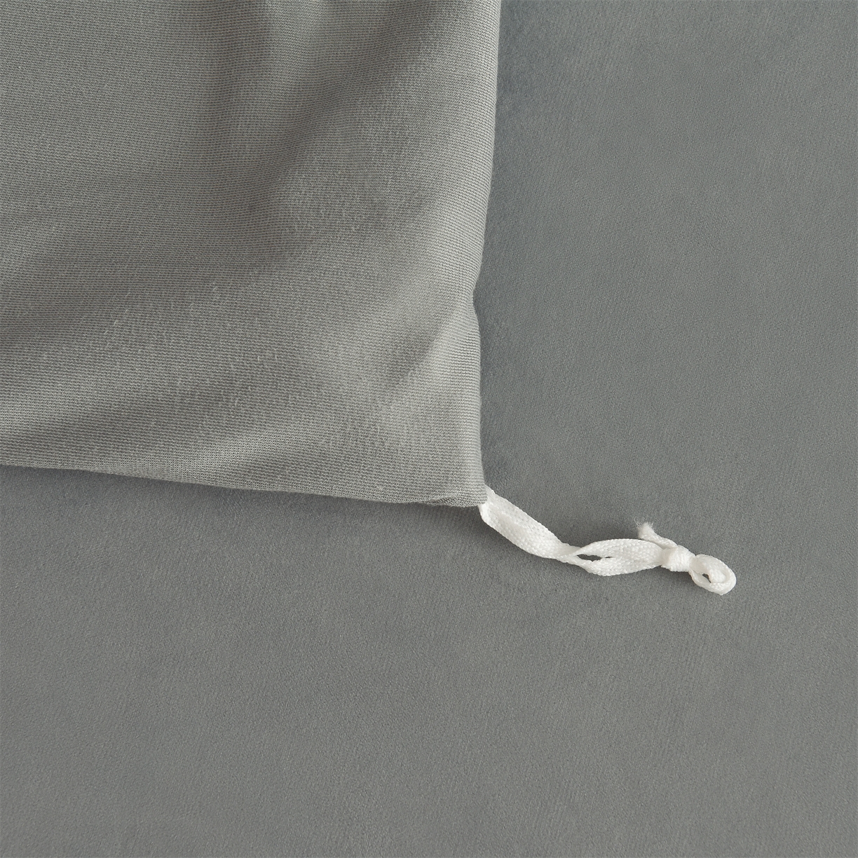 91家纺网 家纺一手货源 找家纺 笙意家纺 2025新款A类加厚牛奶绒埋线烂花款四件套-奈斯系列 奈斯-石墨灰